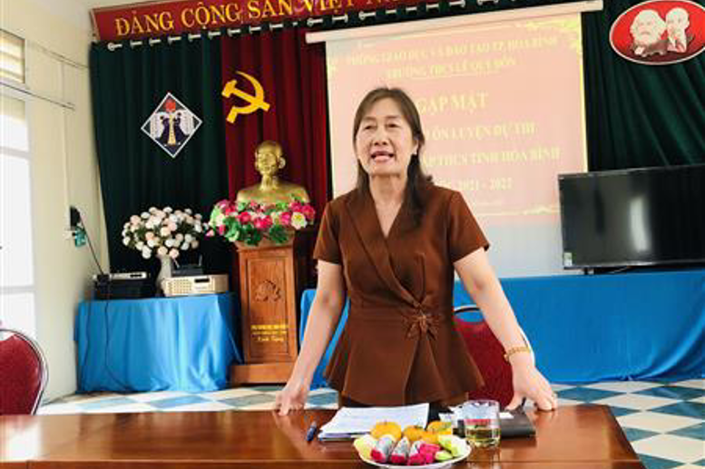 Cô giáo Phạm Thị Hải Châu - Bí thư Chi bộ, Hiệu trưởng nhà trường