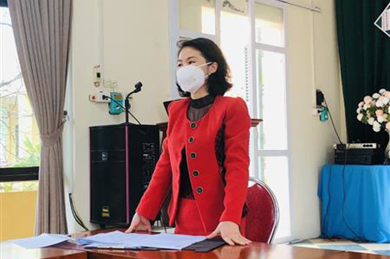 cô giáo Phạm Thị Thu Hằng- phó bí thư chi bộ, Phó Hiệu trưởng