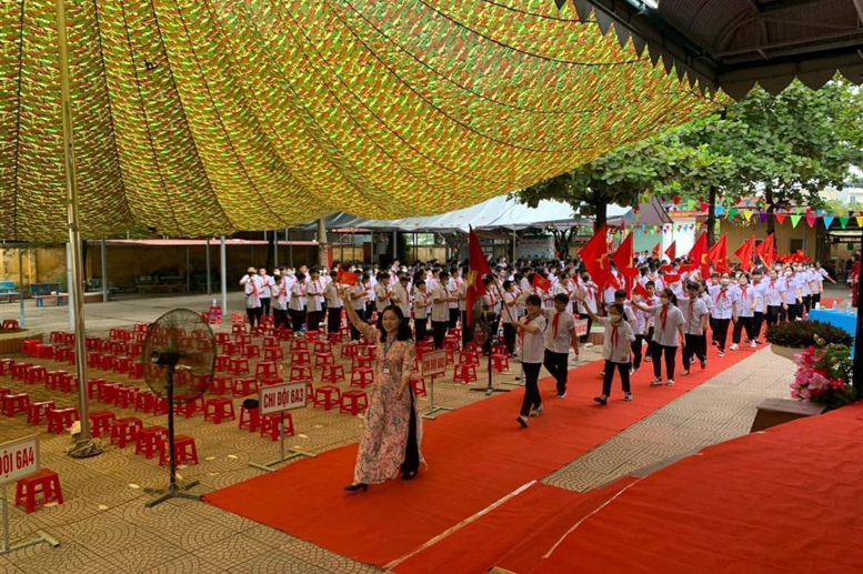 Lớp 6A2- Do cô Lã Thị Thu Hiền làm chủ nhiệm.