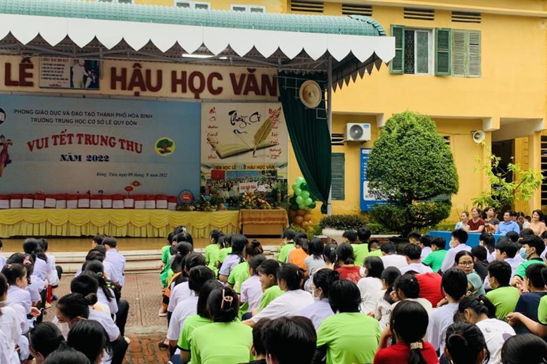 Toàn cảnh tại sân trường trong ngày Tết Trung thu 