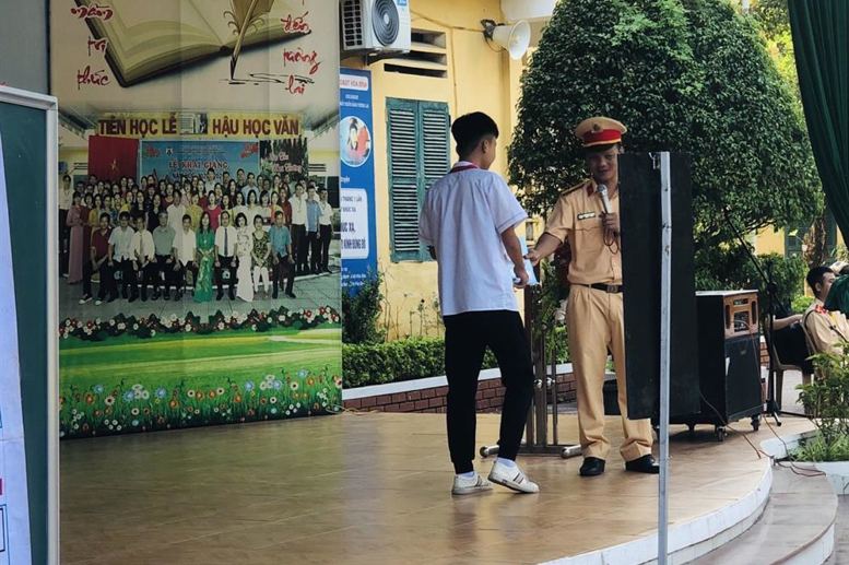 Mỗi câu trả lời đúng sẽ nhận được một phần thưởng