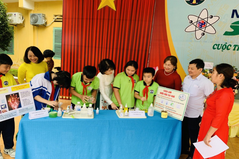 Phần thi chế tạo nước rửa tay khô