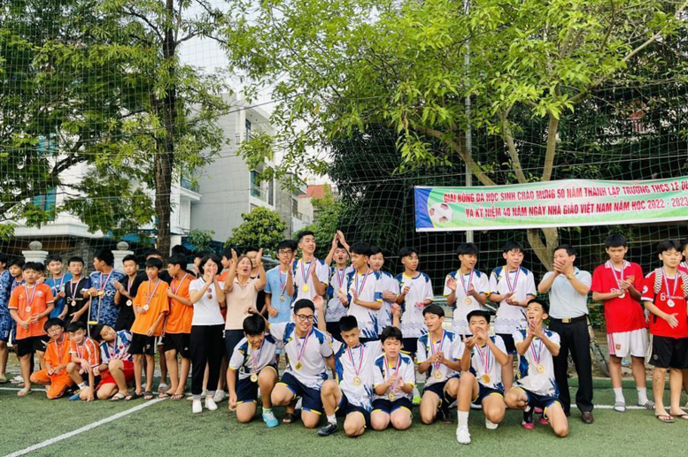 Niềm vui chiến thắng của liên quan 8A4,9A4