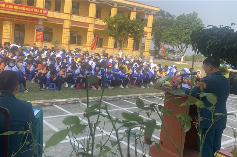 Các em học sinh vô cùng hào hứng và phấn khởi đi được tham quan, trải nghiệm tại đơn vị.