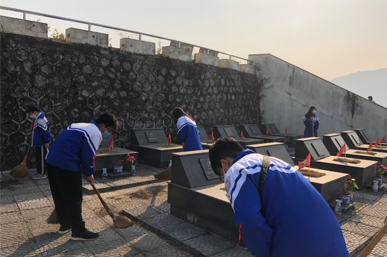 Mỗi người mỗi việc…