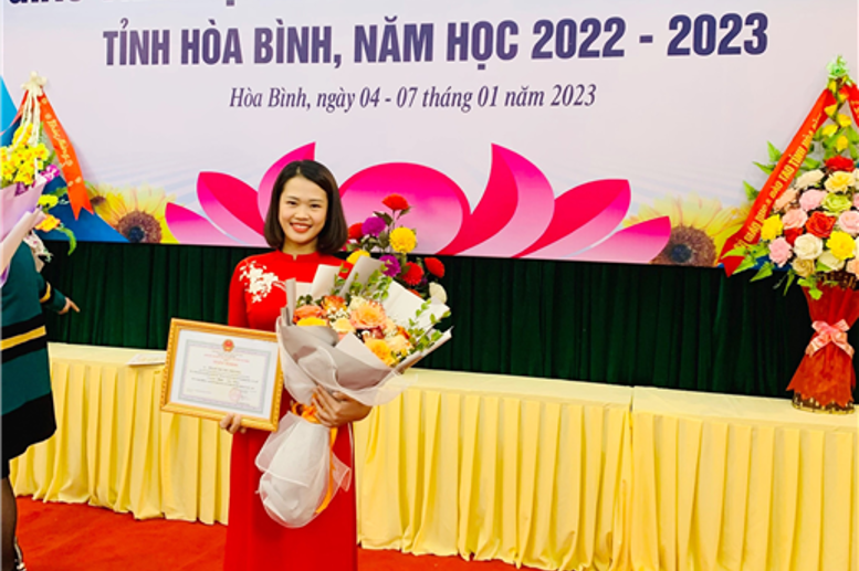 Cô Phạm Thị Thu Phương - Giáo viên trường THCS Lê Quý Đôn đạt giải nhất trong Hội thi Giáo viên dạy giỏi cấp Tỉnh môn Toán khối THCS