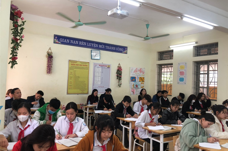 Các thầy cô dự  Chuyên đề môn Ngữ văn “Rèn kỹ năng viết đoạn văn Nghị luận xã hội” của cô giáo Bùi Thị Hồng- Trường TH & THCS Yên Quang