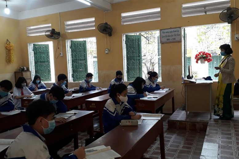 Mỗi lớp không quá 20 học sinh, khoảng cách tổi thiểu 1,5 mét