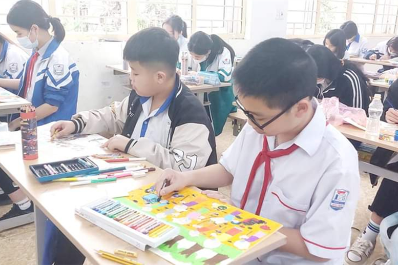 Miệt mài sáng tác