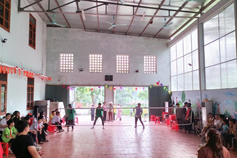 Tăng thêm sự gắn kết với các bạn HS ở Trung tâm