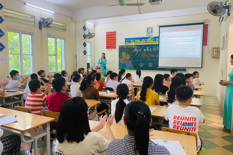 Cô giáo Trương Thị Lạng và các con 6A1