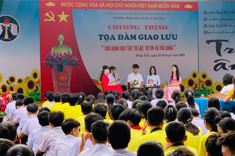 Thật thú vị khi nghe chị Sơn Bình chia sẻ về phương pháp học “Quả cà chua”