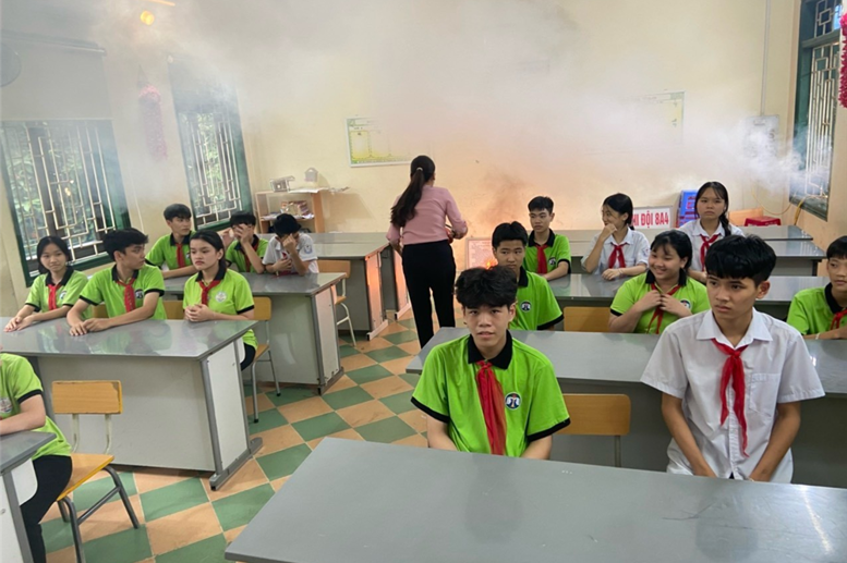 Tình huống cháy diễn ra khi HS đang học tại phòng học lớp 8A4 (tầng 2 khu 3 tầng)