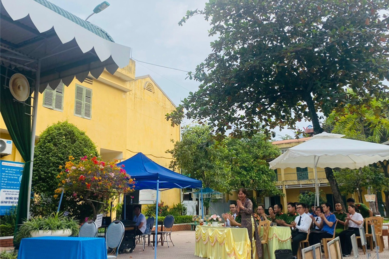 Chương trình diễn ra với sự có mặt của đông đảo các đại biểu