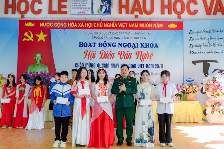 Trao thưởng cho các tiết mục đạt giải Ba