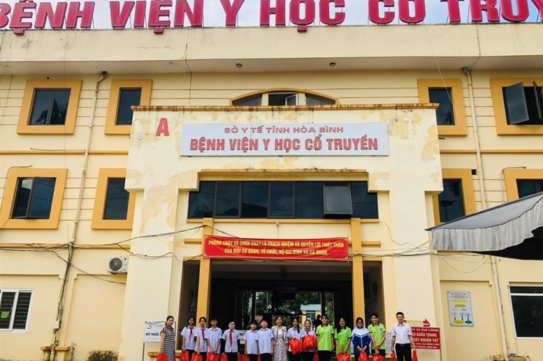 Chuyến ghé thăm đầy ý nghĩa tại Bệnh viện Y học cổ truyển tình Hòa Bình