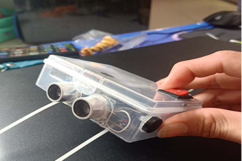 Hình 1.3 Cảm biến siêu âm trên sản phẩm