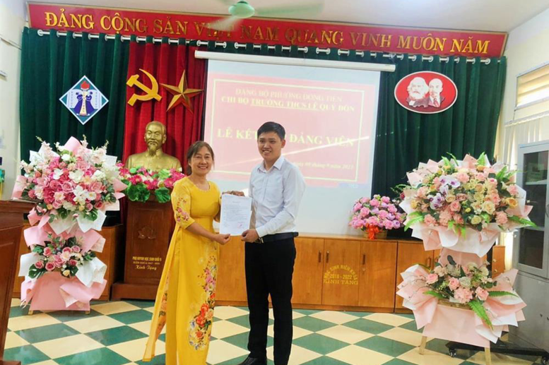 Lễ kết nạp Đảng ngày 08 tháng 9 năm 2023 đ/c Bùi Huy Hoàng