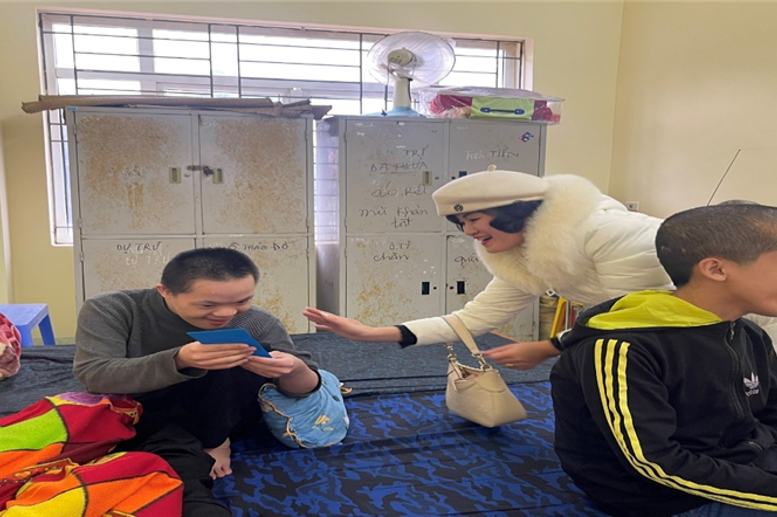 Chúng tôi tin rằng, giữa trời đông giá rét, hành động đầy ấm áp này giống như đốm lửa nhỏ thắp sáng sưởi ấm trái tim của những con người nơi đây