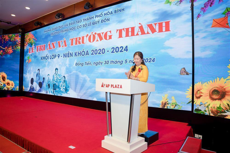 Nhà giáo: Phạm Thị Hải Châu - Nguyên Hiệu trưởng Trường THCS Lê Quý Đôn tại buổi lễ tri ân