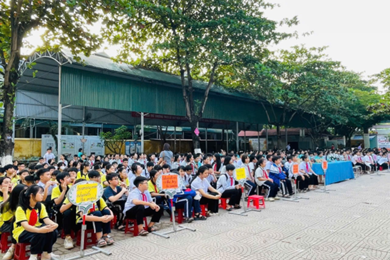 Toàn cảnh buổi ngoại khoá