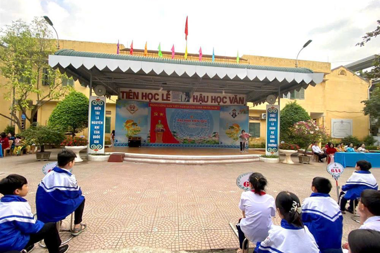 Em Chu Nguyên Thảo-HS lớp 9A3 đại diện cho HS nhà trường thực hiện cam kết