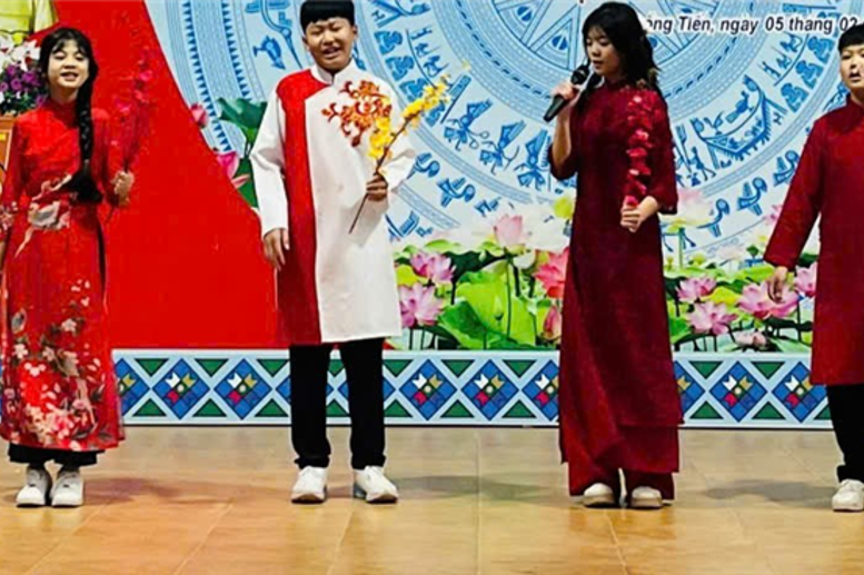 Tiết mục văn nghệ đặc biệt chào xuân của các em học sinh nhà trường