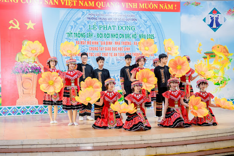 Tiết mục văn nghệ đặc sắc của các em học sinh