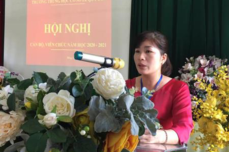 Đ/c Trần Thị Mến Thương báo cáo kết quả hoạt động của ban thanh tra nhân dân năm 2019-2020 và thông qua kế hoạch cho năm học 2020-2021