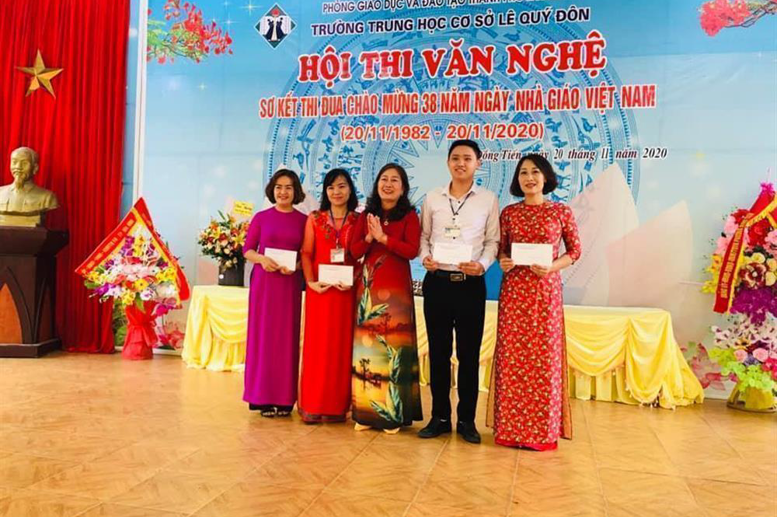 Khen thưởng GV có tiết dạy chuyên đề thi đua chào mừng 20/11