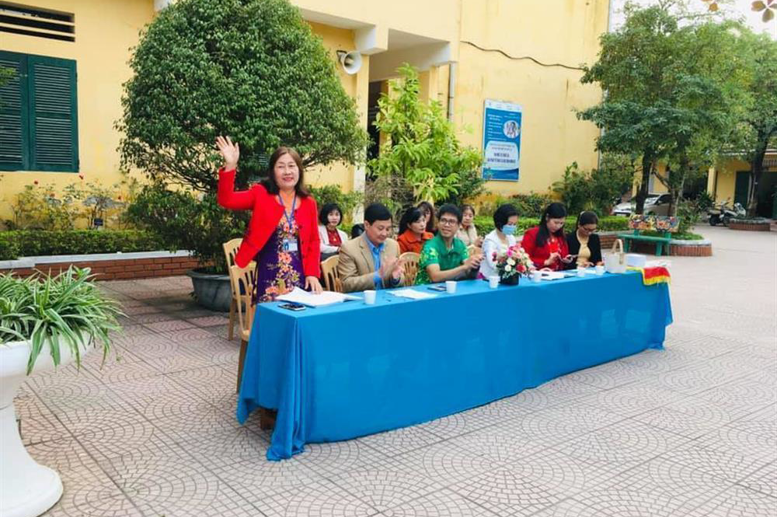 Cô giáo Phạm Thị Hải Châu- Hiệu trưởng nhà trường