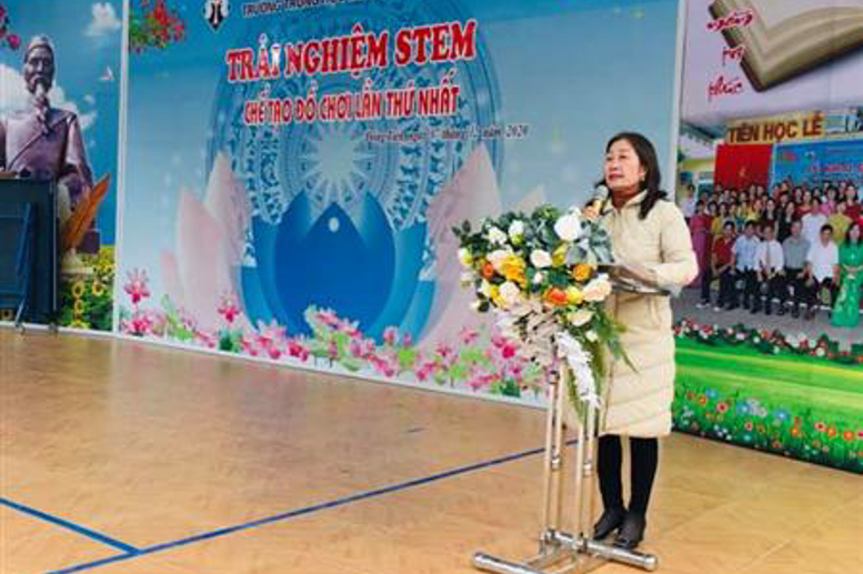 Cô giáo Phạm Thị Hải Châu BT chi bộ, Hiệu trưởng nhà trường