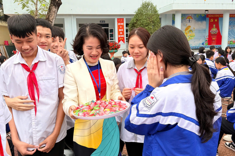 Những món quà ngọt ngào và yêu thương ngập tràn sắc xuân