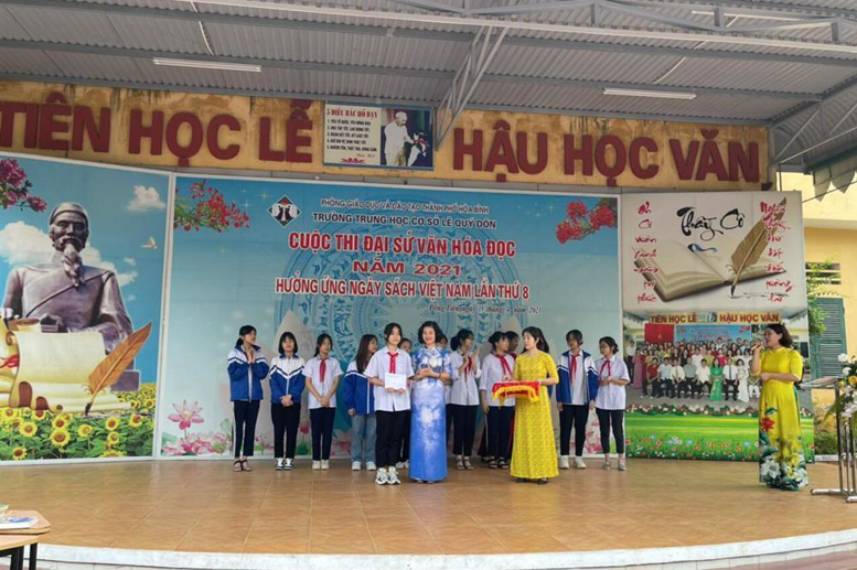 Em Ngô Yến Chi – HS lớp 9A4 đã vinh dự được trao giải nhất của cuộc thi