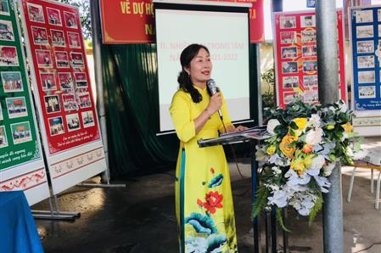  Cô giáo Phạm Thị Hải Châu - Bí thư chi bô, Hiệu trưởng nhà trường