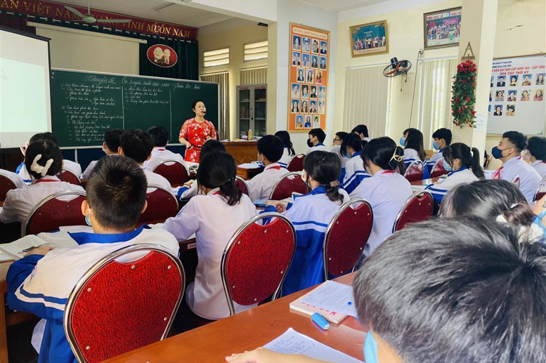 Cô giáo Trương Thị Lạng- GV dạy môn Ngữ văn THCS Lê Quý Đôn