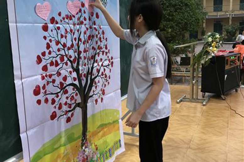 Hoạt động “Cây yêu thương”