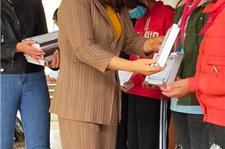 Ngày 11 tháng 12 năm 2021 cô giáo: Phạm Thị Hải Châu tham gia đoàn thiện nguyện tặng quà cho HS trường PTDTBT THCS Tân Minh - H. Đà Bắc - T. Hòa Bình