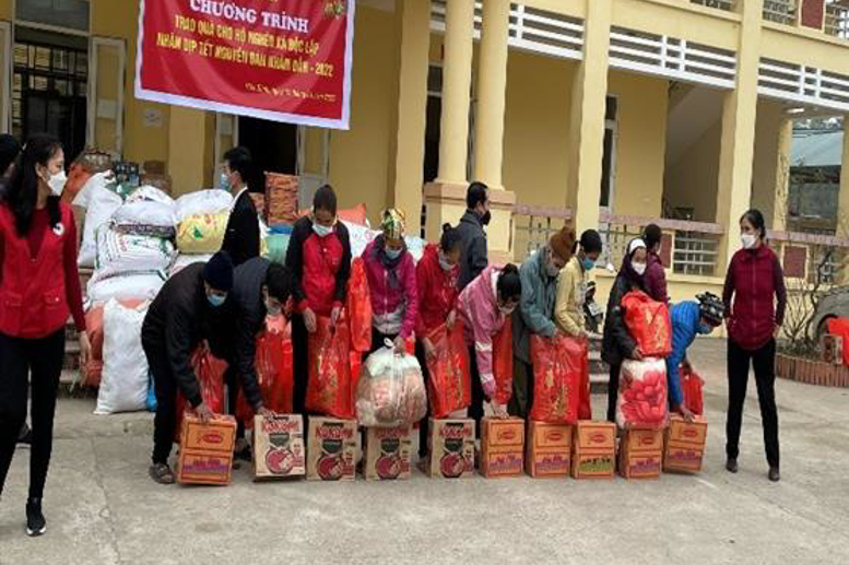 Những ngọn lửa nhỏ thắp lên một mùa đông ấm áp nghĩa tình