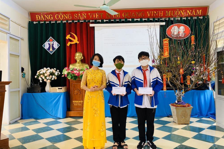 Trao thưởng Học sinh đạt giải cuộc thi các cấp,  Học sinh giỏi (tốt) tại văn phòng